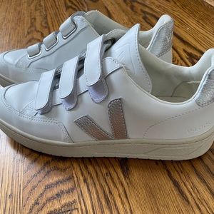 Vera V-lock Velcro Sneakers White/Silver